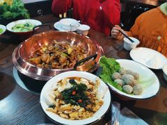 -虾弄弄海派小龙虾·牛羊蝎子火锅