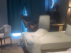 -网鱼电竞酒店(成都欢乐谷金府地铁站店)