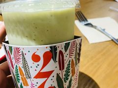 牛油果香蕉奶昔-HELLO 27 意面·沙拉·帕尼尼