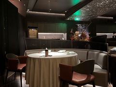 -左庭右院鲜牛肉火锅黑金店(陆家嘴中心店)
