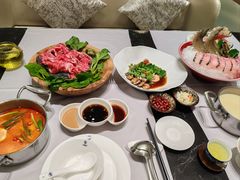 -红鼎豆捞·非遗鲍皇汤火锅(宝丰路店)