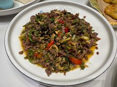 雪菜牛肉丝-食光慢宴·安吉土菜馆