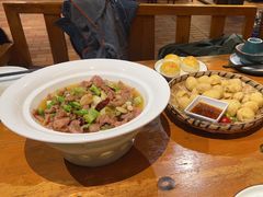 -老滇山寨•云南特色菜•地方菜•民族风情歌舞表演(金碧店)