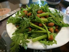 老醋果仁拌茼蒿-来顺成饭庄