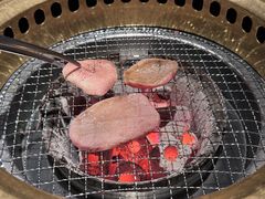 -山川小町·极番烧肉(新地假日广场店)