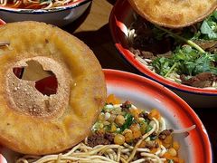 -楚东君•襄阳牛肉面牛杂煲(陆家嘴正大店)