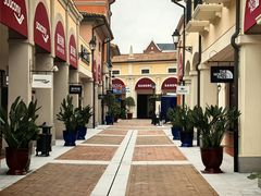 -佛罗伦萨小镇广佛名品奥特莱斯(疏港路店)