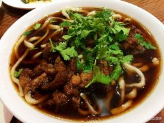 牛肉面-清真吴记门钉肉饼·喜多利