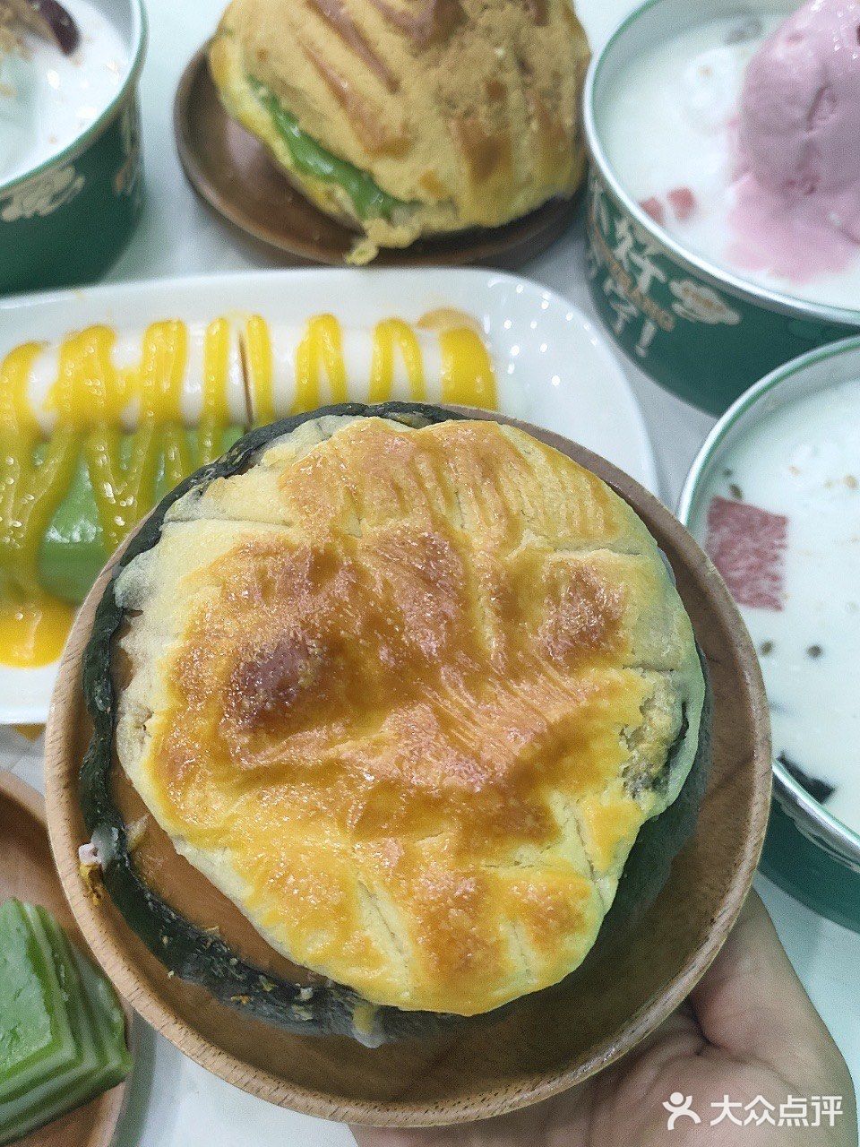 万宁这家巧克力球冰淇淋清补凉，冰爽又浓郁😋