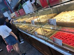 面包甜点陈列柜-清真全盛斋传统糕点(西羊市店)