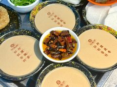 -洞庭洲·防空洞火锅·烧烤·铜锅涮肉(新百广场店)