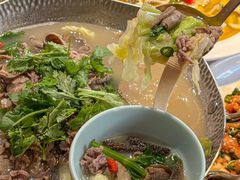 -川流不息·地道川菜·小龙虾(新松江路店)