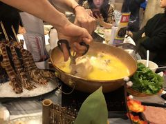 -鲜入围煮花胶鸡海鲜火锅