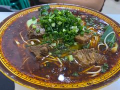 -胥佳烧鸡公牛肉面馆