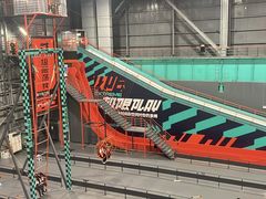 -极限PLAY运动娱乐新世界·团建派对潮玩休闲馆·室内蹦极高空游乐园