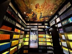 -钟书阁(松江泰晤士小镇店)