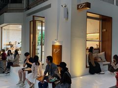 等位区-Line 咖啡(石厦花园店)