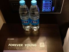 -桔子酒店(上海西藏北路地铁站店)