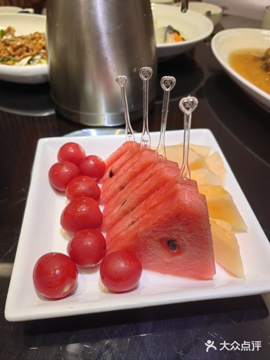 闫府私房菜·百年鲁菜(恒隆店)精美果盘图片