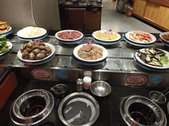 -钱小主·自助回旋烤肉火锅餐厅(东方新天地店)