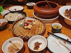 -老滇山寨•云南特色菜•地方菜•民族风情歌舞表演(金碧店)