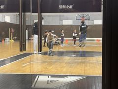 -梦想之巅·青少年篮球·羽毛球·培训中心(西站店)