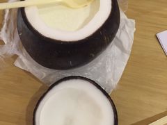 -志龙皇冠吃货椰子铺