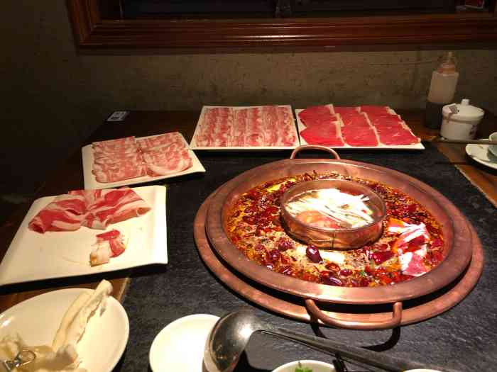 上座火锅(曲江店)-"点的中辣的母子锅,辣的很过瘾!不错.下次.