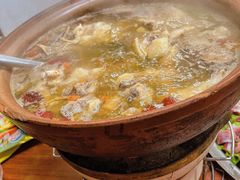炭炉果鸡煲-威邵鸡煲(西华路总店)