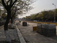 -奥特莱斯停车场