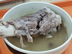 筒骨-周震馄饨