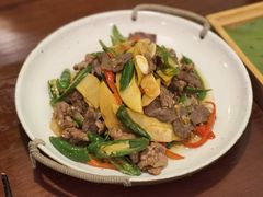 酸木瓜炒牛肉-紫滇源云南生态菜(丹凤街店)