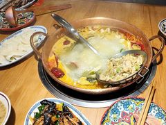 -洱火云南酸菜牛肉火锅(石景山当代商城店)