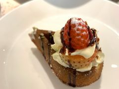 草莓忌廉华夫饼-BE BRIGHT KITCHEN(正佳广场店)