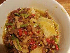 酸辣鸡杂-费大厨辣椒炒肉(万家丽一店)