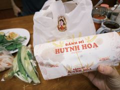 -Bánh Mì Huynh Hoa
