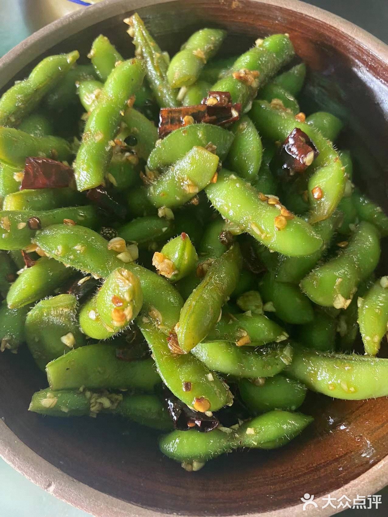 这是一家汉阳区非常出名的宵夜摊，以虾子烧烤最为出名