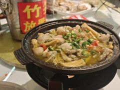 -刘姐啤酒鱼民族演艺餐厅(西街总店)