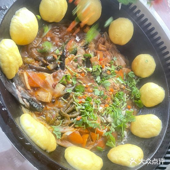 锅色天香东北特色铁锅炖(汇泉路大润发店)