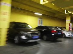 -欧尚超市苏州店停车场(金鸡湖路店)