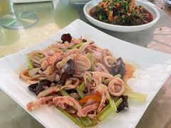 鱿鱼炒芹菜-江南村海鲜馆(洞头店)