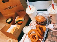 -The Habit Burger Grill 哈比特汉堡(复兴soho店)