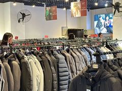 -王府井奥莱临潼小镇(临潼店)