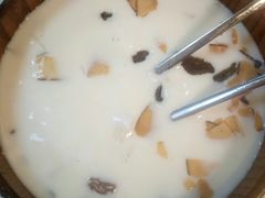 -志龙皇冠吃货椰子铺