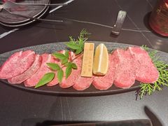 -山川小町·极番烧肉(新地假日广场店)