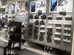 -迪桑特DESCENTE(青岛山东路万象城店)