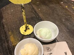 -莓园冰淇淋店