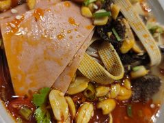 -花馬肆.云南过桥米线(汉神购物广场现场熬汤店)