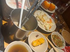 -老牌坊云南鱼豆花火锅(爱建店)