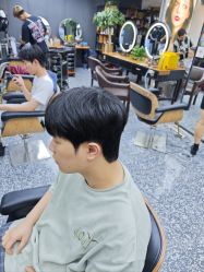 点击看大图 -藤野造型专业烫染接发